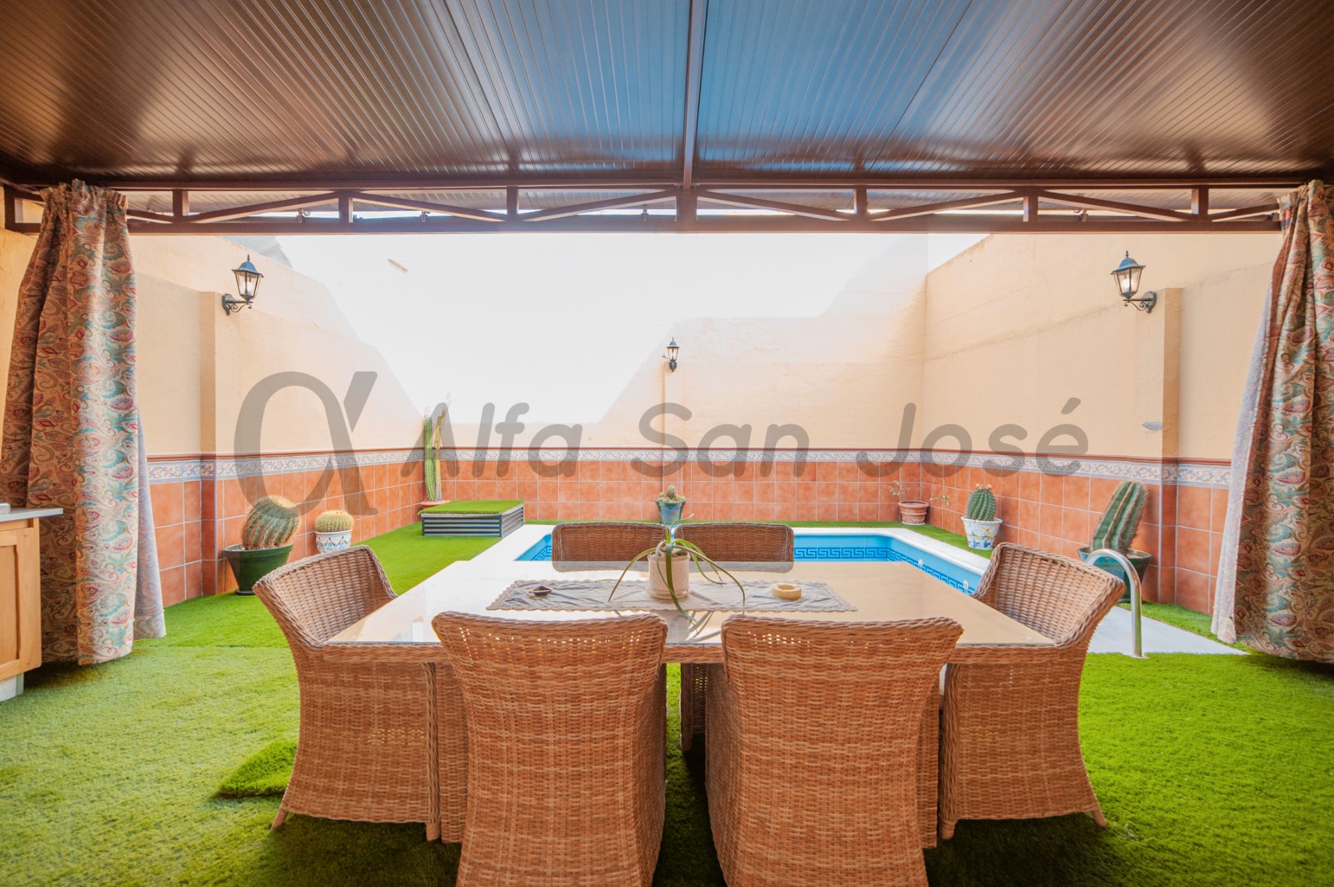 Terrace of Single-family semi-detached for sale in La Rinconada  with Terrace, Swimming Pool and Furnished