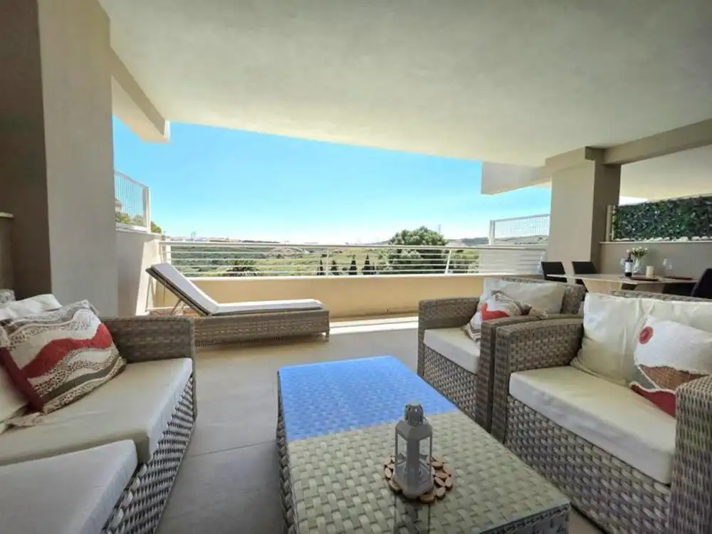Terrassa de Apartament de lloguer en Estepona amb Aire condicionat, Terrassa i Piscina