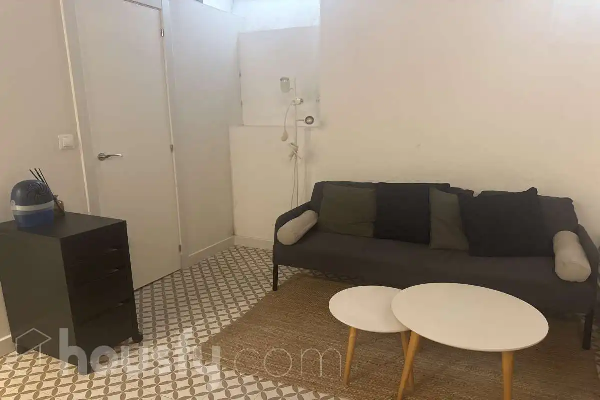 Habitación de Estudio de alquiler en Madrid con Amueblado