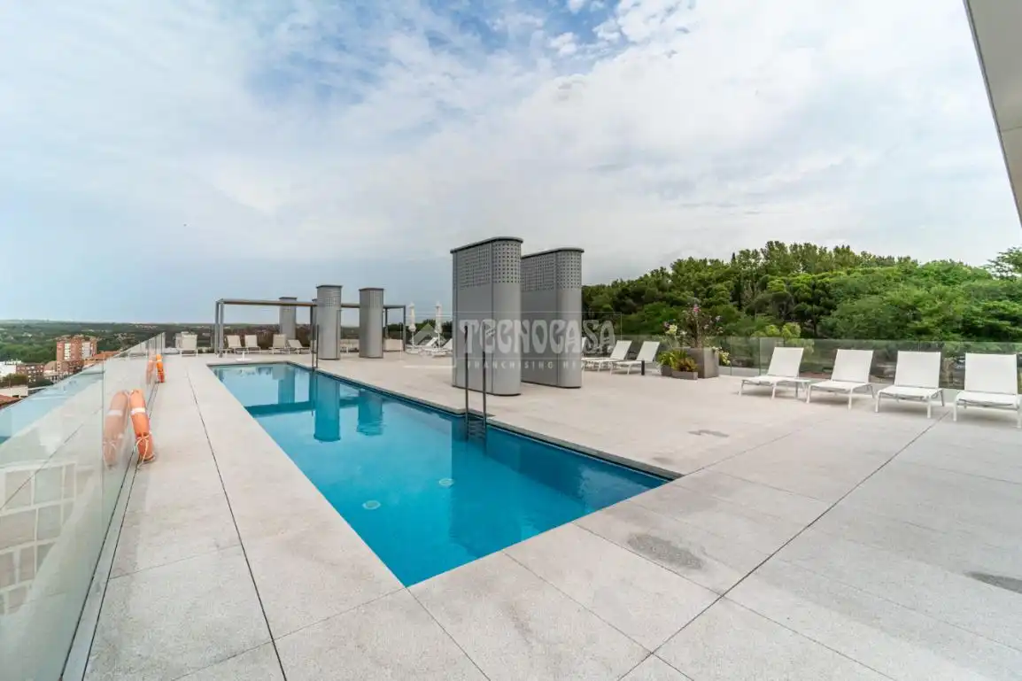 Swimming pool of Study for rent in Madrid  with Air Conditioner, Heating and Terrace