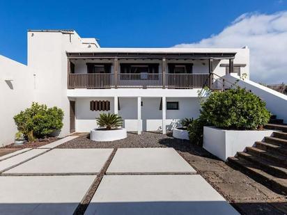 Vista exterior de Casa o xalet en venda en Buenavista del Norte amb Jardí privat, Terrassa i Piscina