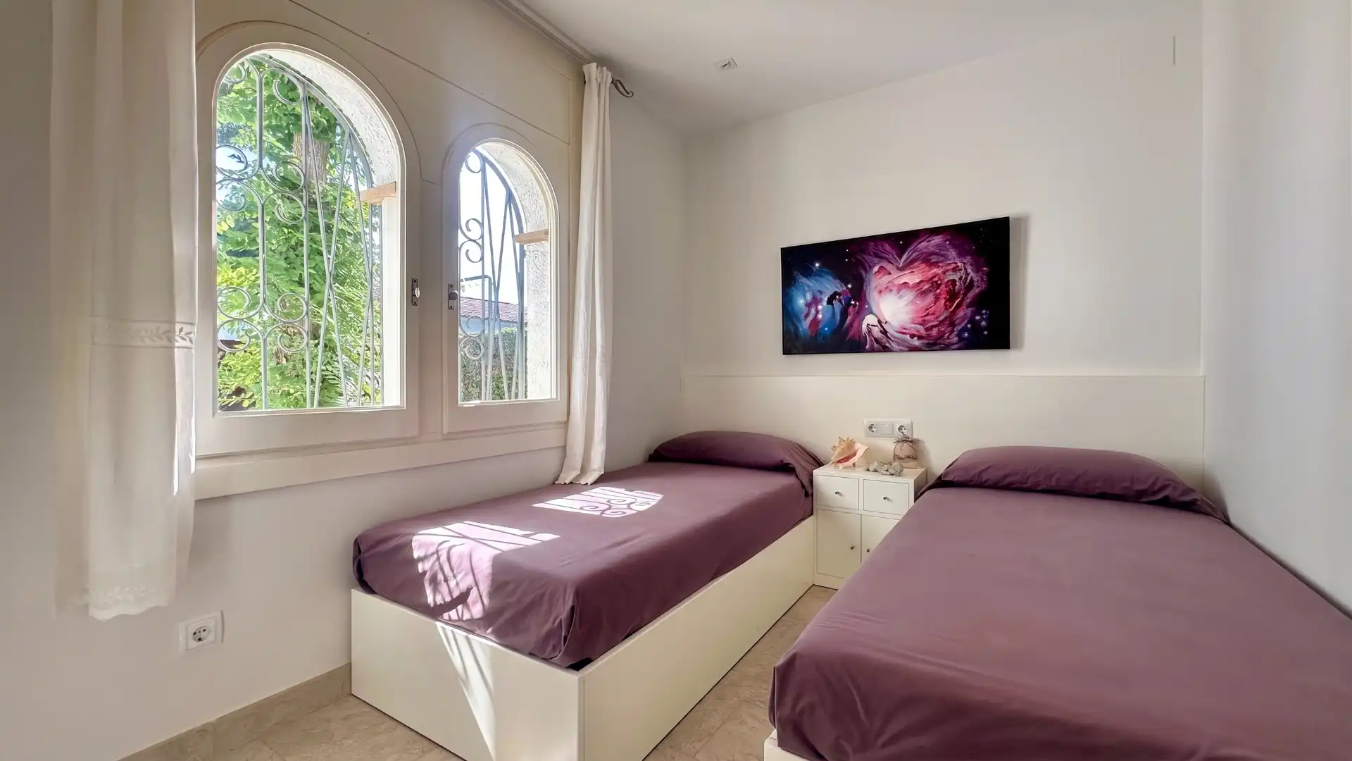 Dormitori de Casa o xalet en venda en Mont-roig del Camp amb Aire condicionat, Jardí privat i Terrassa