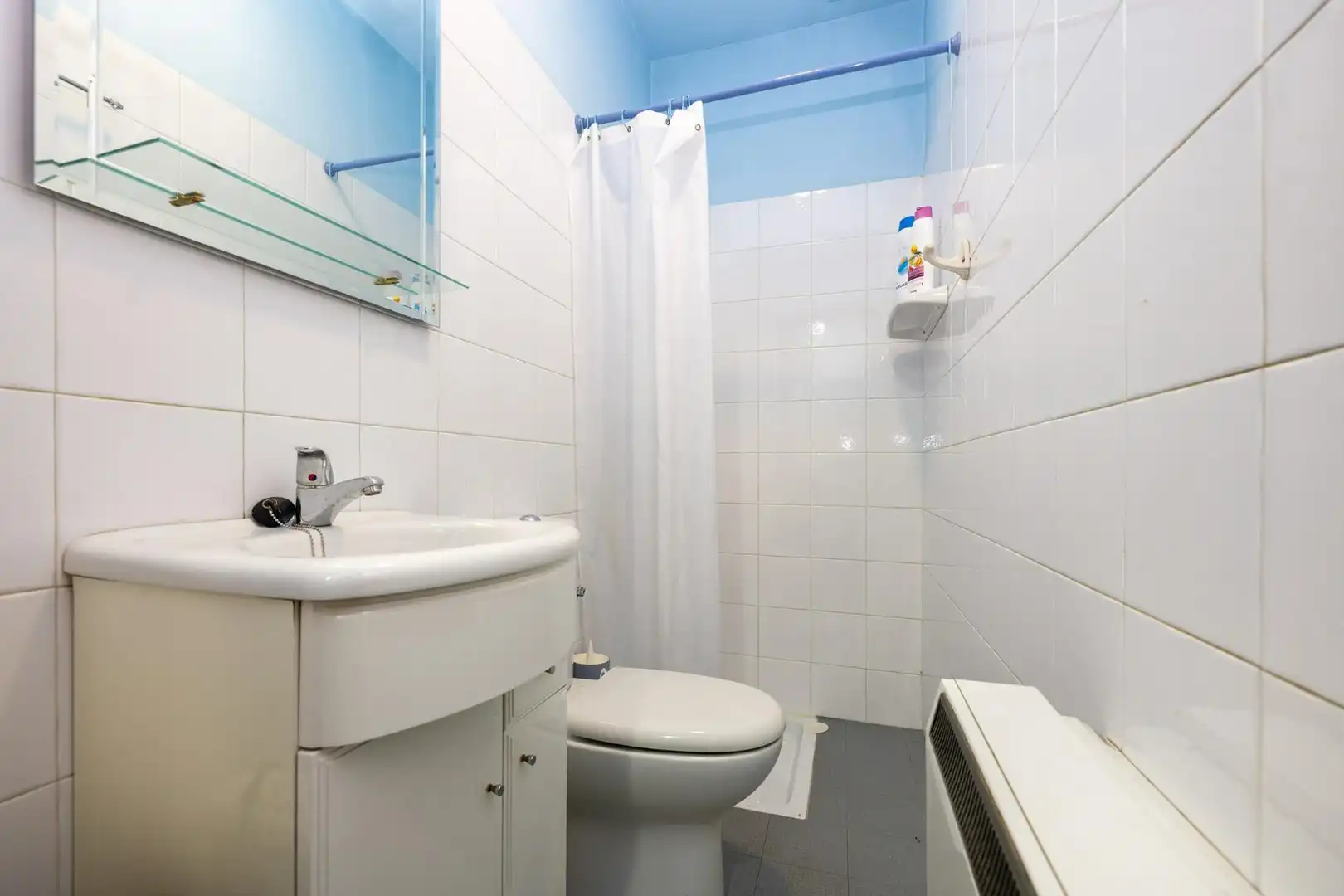 Bany de Casa o xalet en venda en Granada amb Aire condicionat, Terrassa i Moblat