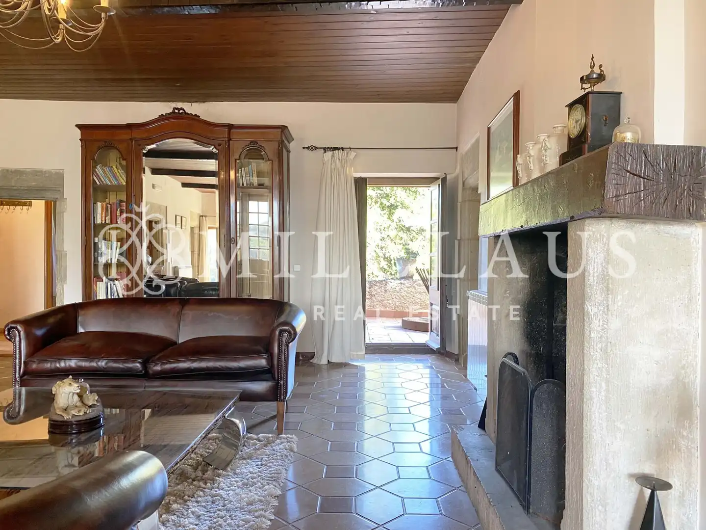 Sala d'estar de Finca rústica en venda en Talamanca amb Aire condicionat, Calefacció i Jardí privat