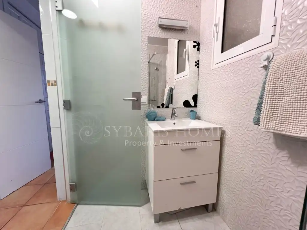 Bathroom of Apartments for sale in Dénia  with Private garden, Oven and Washing machine