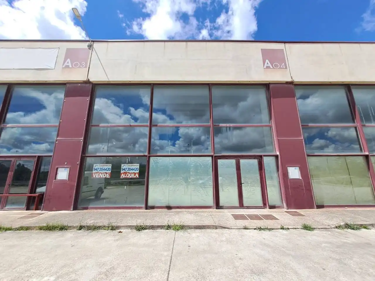Vista exterior de Nave industrial en venta en Burgos Capital