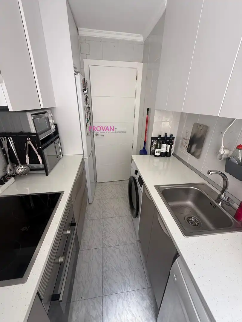 Cocina de Piso en venta en San Fernando de Henares con Aire acondicionado y Calefacción
