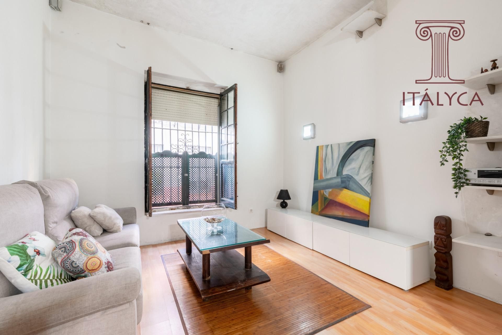 Living room of Flat for sale in  Sevilla Capital  with Air Conditioner