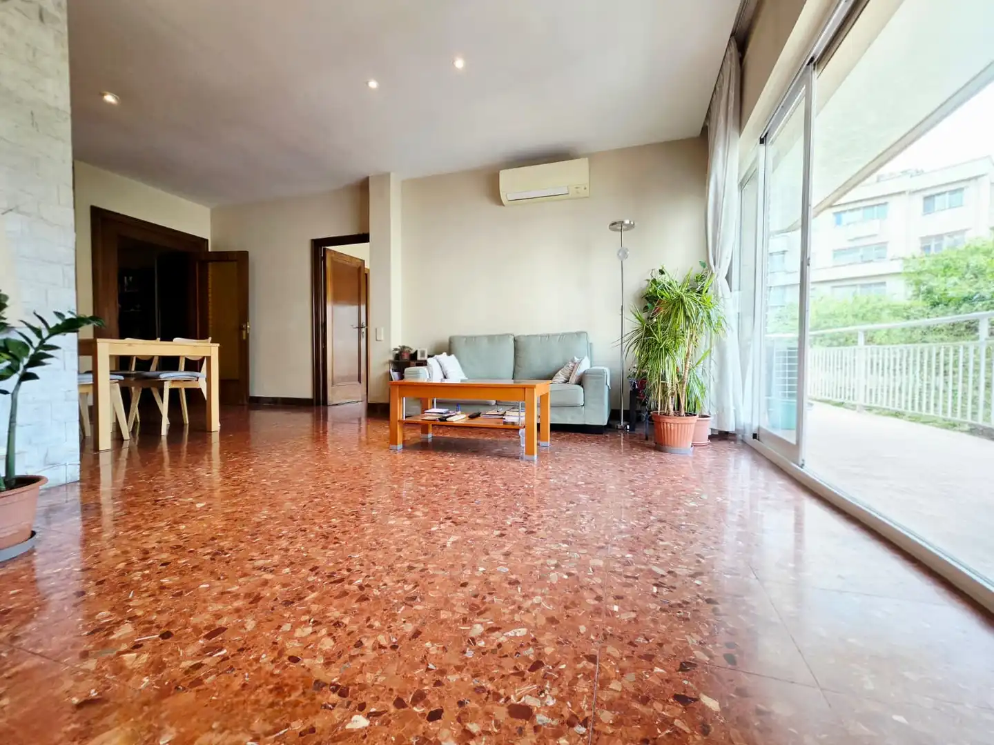 Living room of Flat for sale in Barcelona  with Air Conditioner, Heating and Terrace