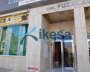 Vista exterior de Pis en venda en Roquetas de Mar amb Terrassa i Piscina comunitària