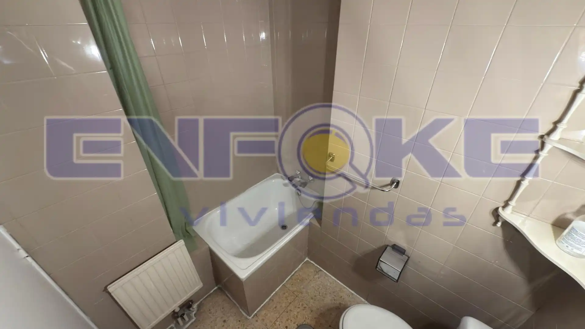 Baño de Piso en venta en Madrid con Calefacción y Terraza