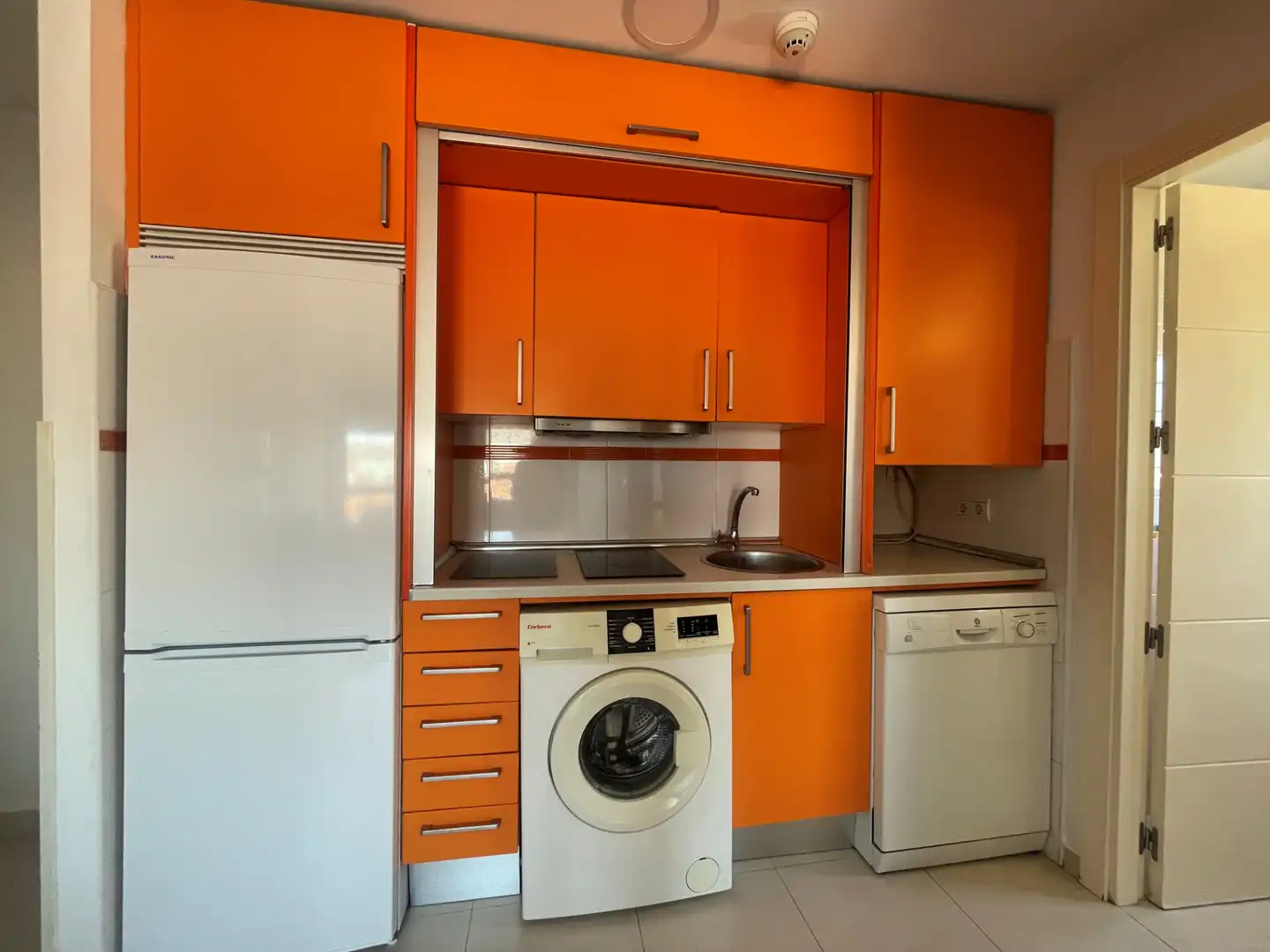 Cuina de Apartament de lloguer en Alcalá de Henares amb Aire condicionat i Moblat