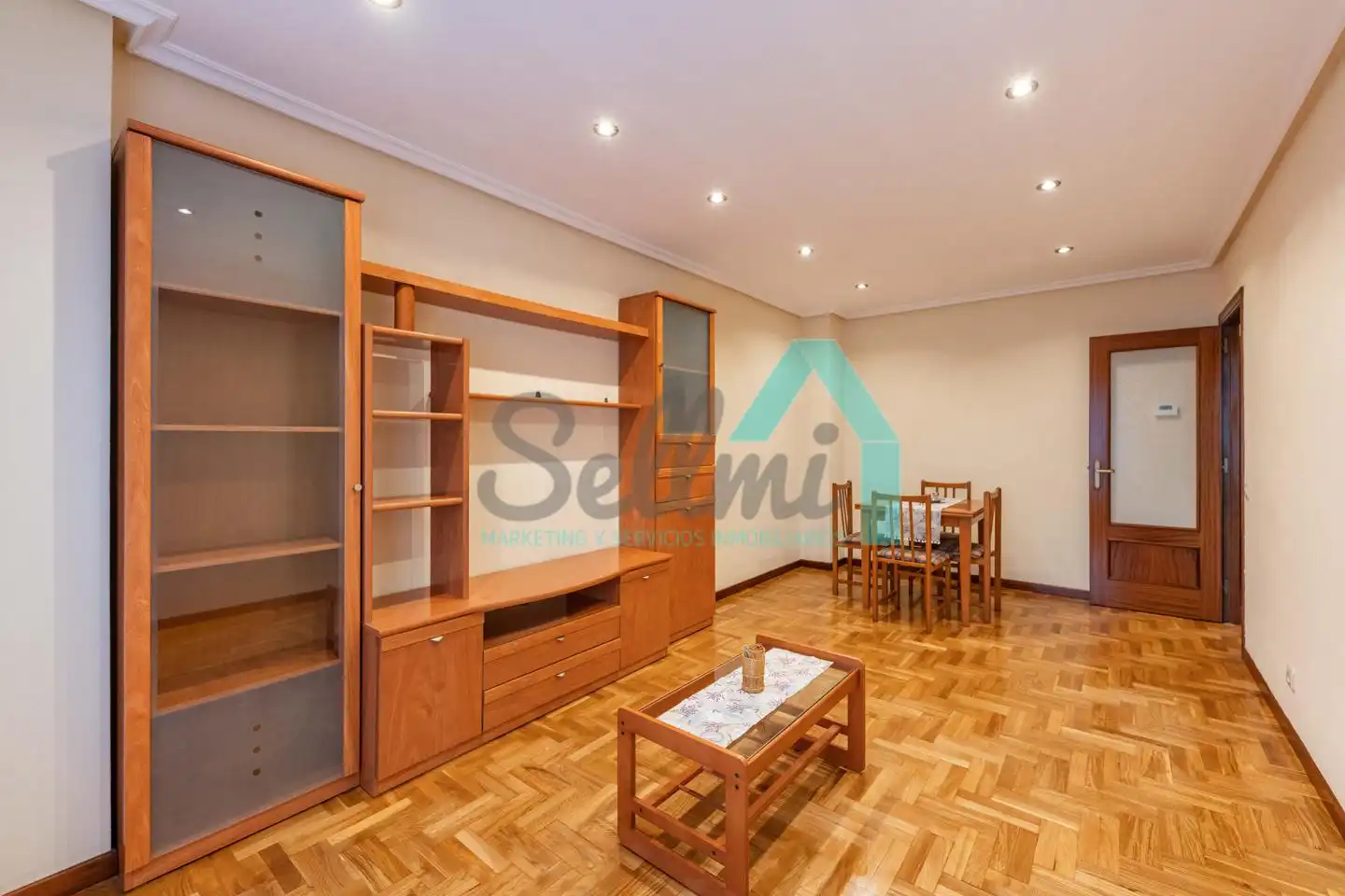 Wohnzimmer von Wohnung zur Miete in Oviedo  mit Heizung, Parkett und Möbliert