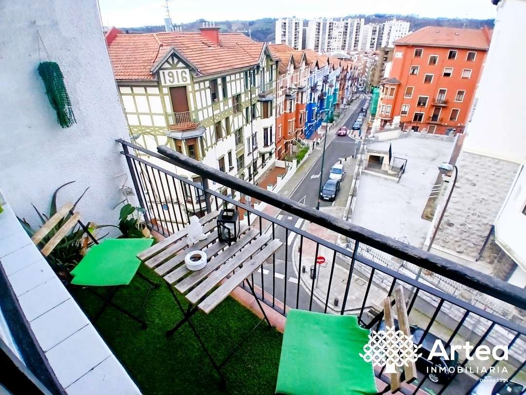 Terrassa de Pis en venda en Bilbao  amb Calefacció, Jardí privat i Terrassa