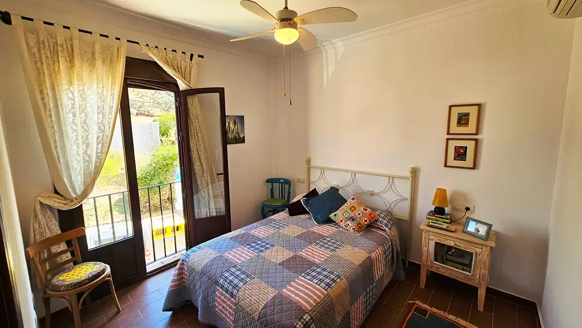 Habitación de Casa adosada en venta en Aroche con Aire acondicionado, Jardín privado y Amueblado