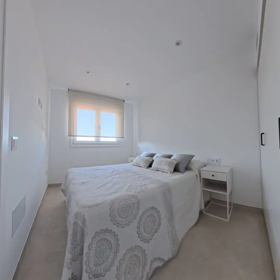 Dormitori de Apartament de lloguer en Algarrobo amb Aire condicionat, Calefacció i Moblat