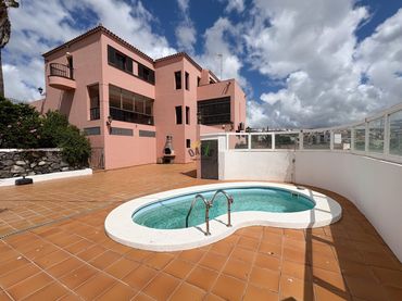 Casa amb piscina en venda a Suroeste