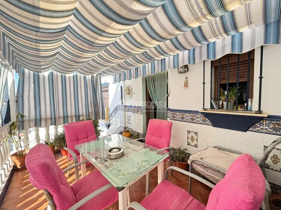 Casa aparellada en venda a Andújar