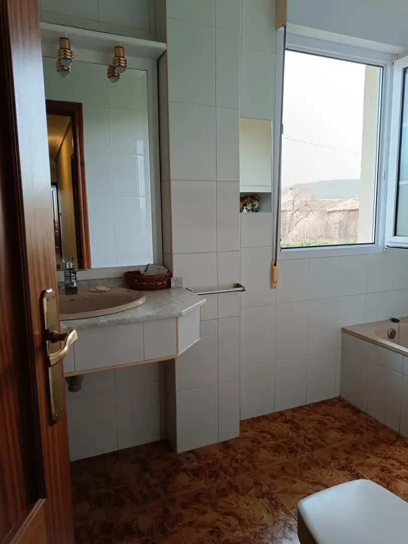 Bany de Casa o xalet en venda en Aguilar de Campoo amb Calefacció i Terrassa
