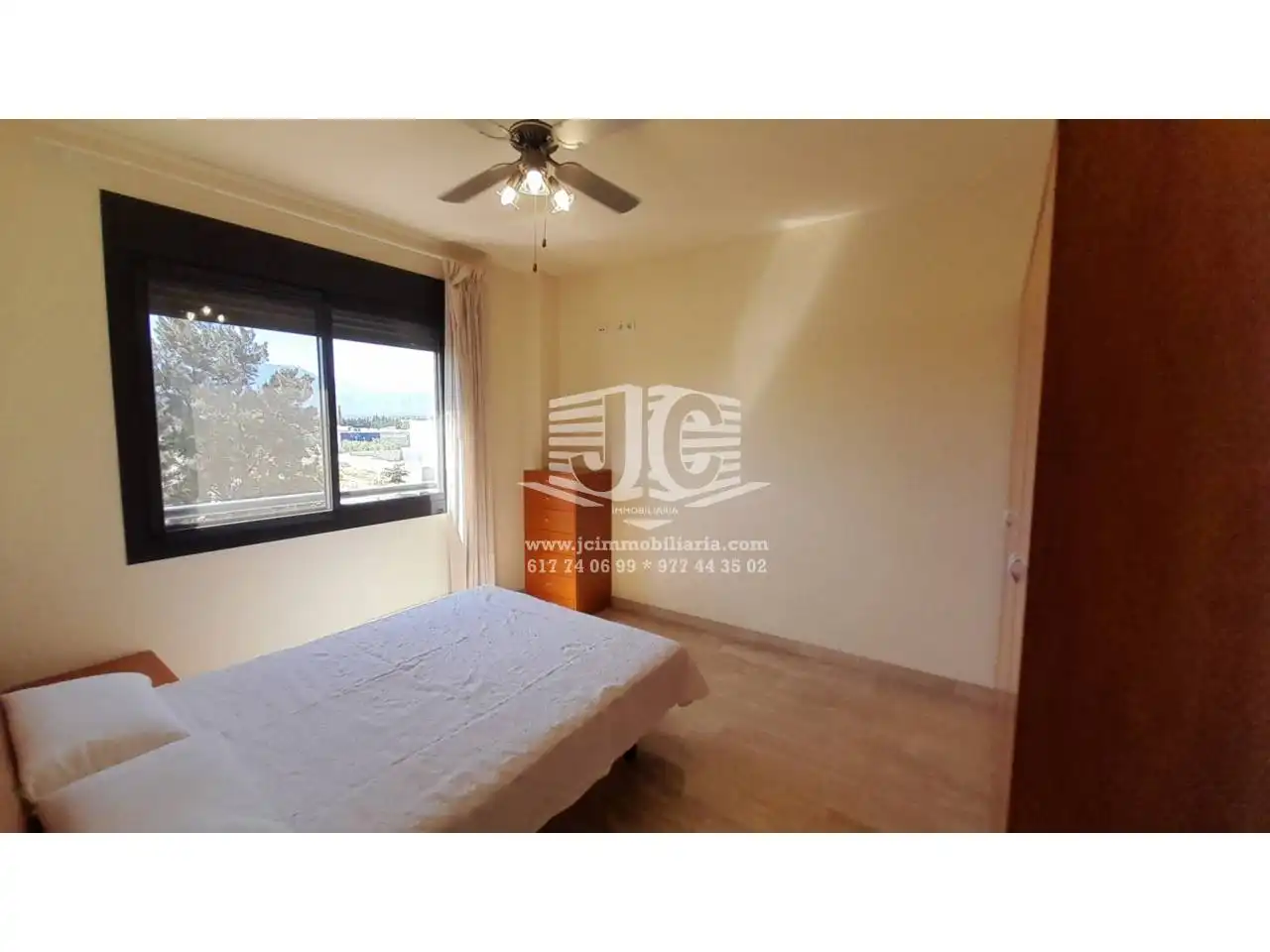 Habitación de Piso de alquiler en Tortosa con Aire acondicionado, Terraza y Amueblado