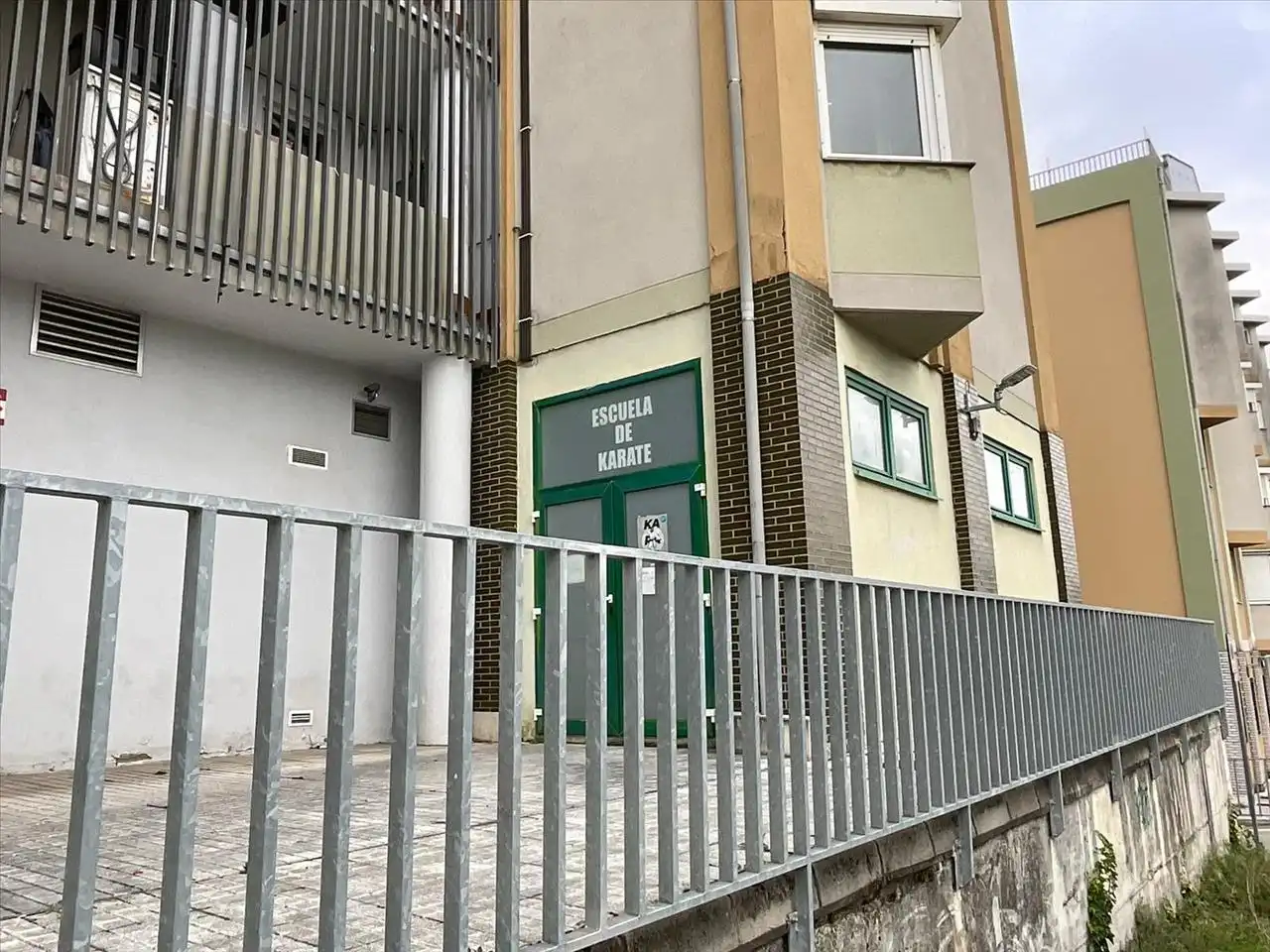 Commercial properties for sale in KRYSTAL PARC.PEÑA ROCIAS URB. BEZANA LAGO UAU-1 C/, Bezana - Prezanes