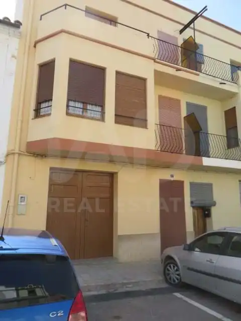 Vista exterior de Casa adosada en venta en Benlloc con Calefacción y Terraza