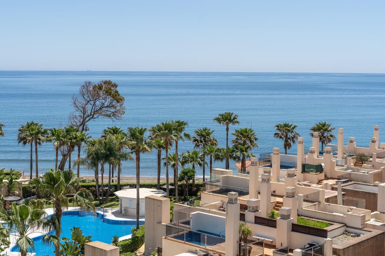 Garden of Attic for sale in Estepona  with Air Conditioner, Terrace and Storage room