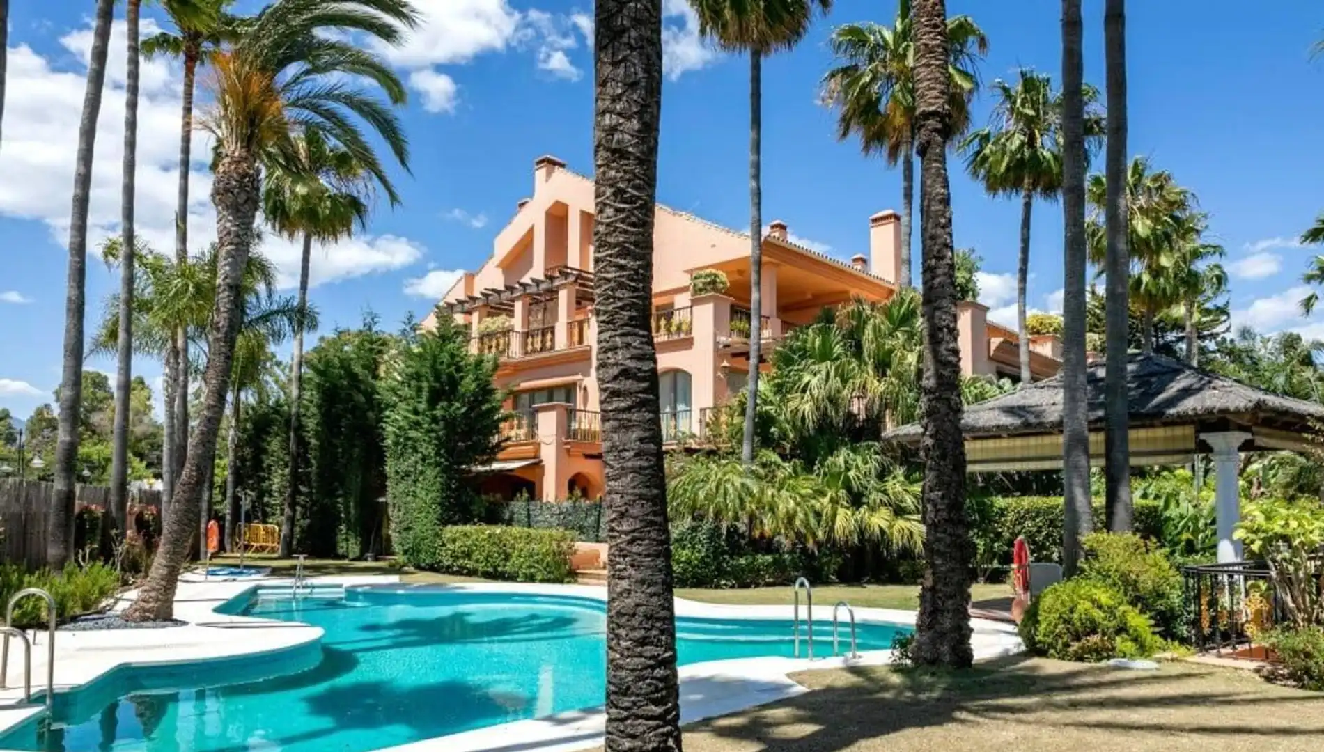 Planta baja en venta en Puerto Banús