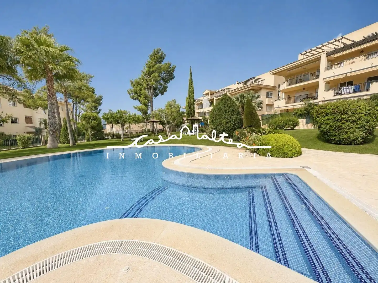 Vista exterior de Ático en venta en Altea con Aire acondicionado, Terraza y Amueblado