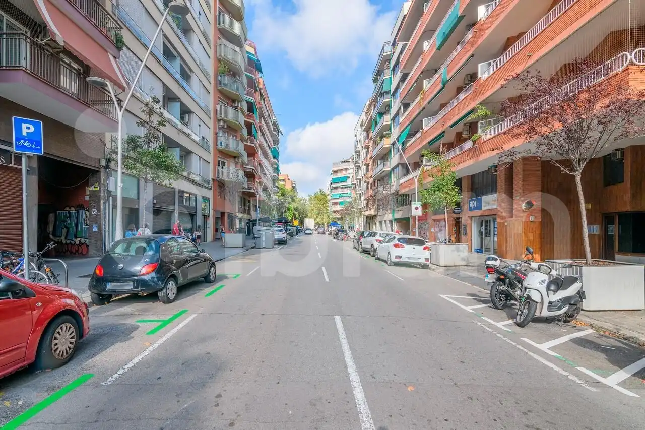 Exterior view of Commercial properties for sale in Barcelona