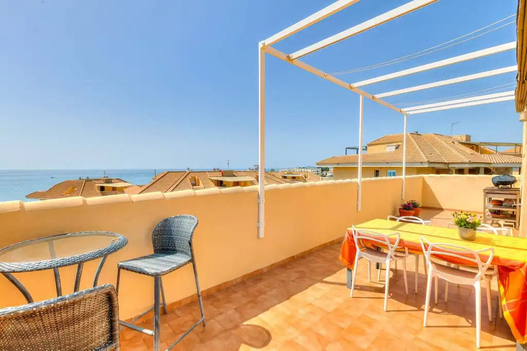 Penthouse with pool for sale in Las Gaviotas  - Carvajal, imagen 9