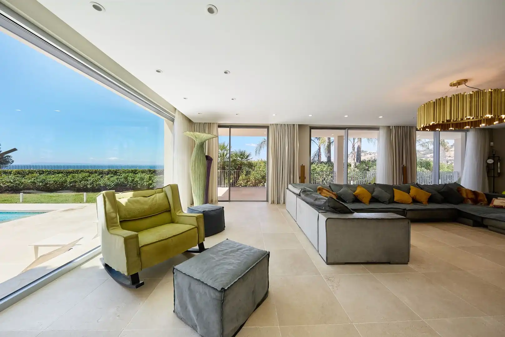 Sala d'estar de Casa o xalet en venda en Alicante / Alacant amb Aire condicionat, Calefacció i Jardí privat