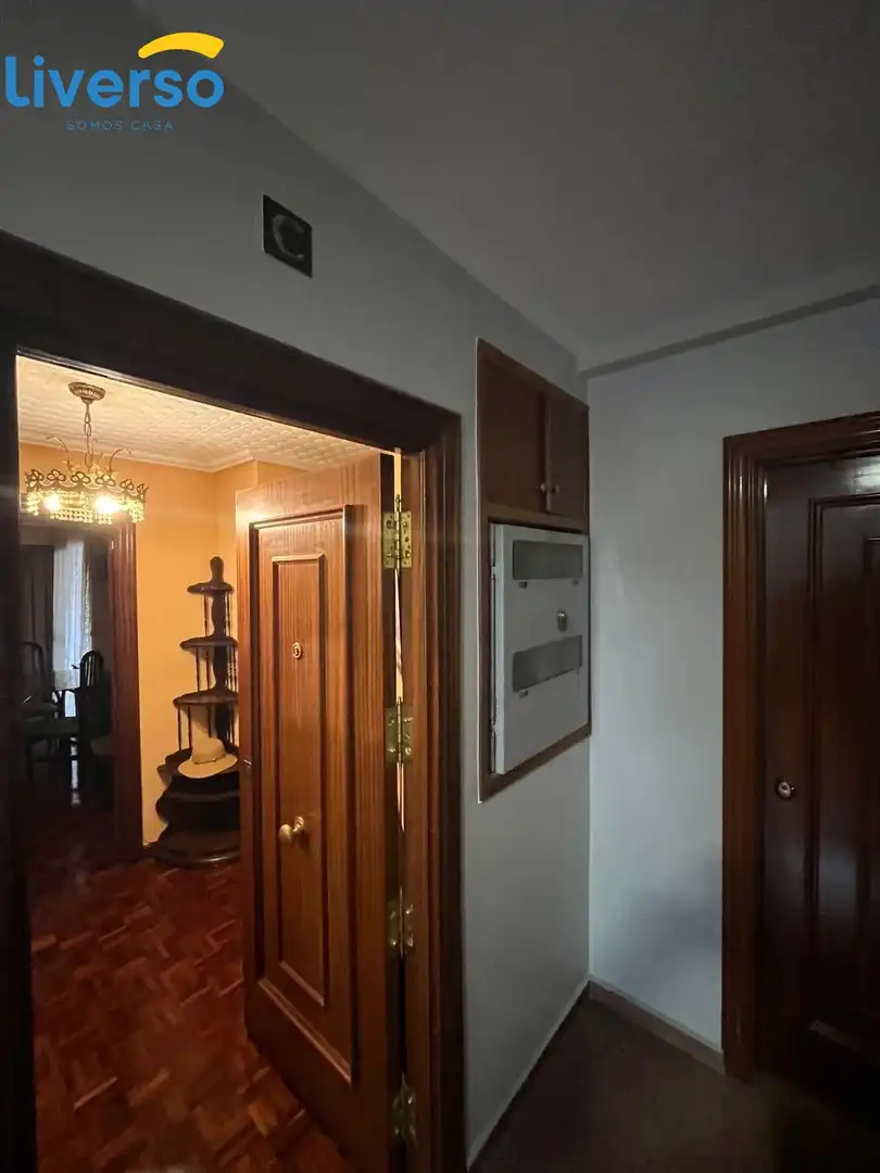Room in Avenida DEL VENA, Reyes Católicos