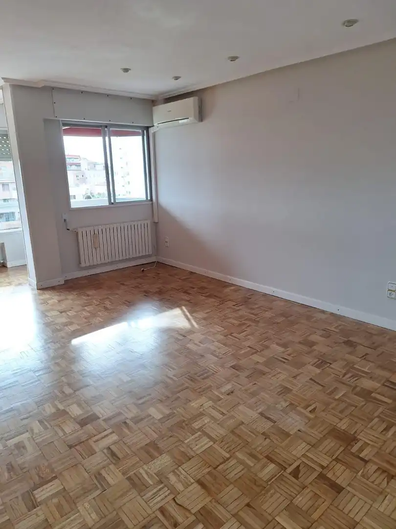 Habitación de Piso de alquiler en Zaragoza con Aire acondicionado, Parquet y Terraza