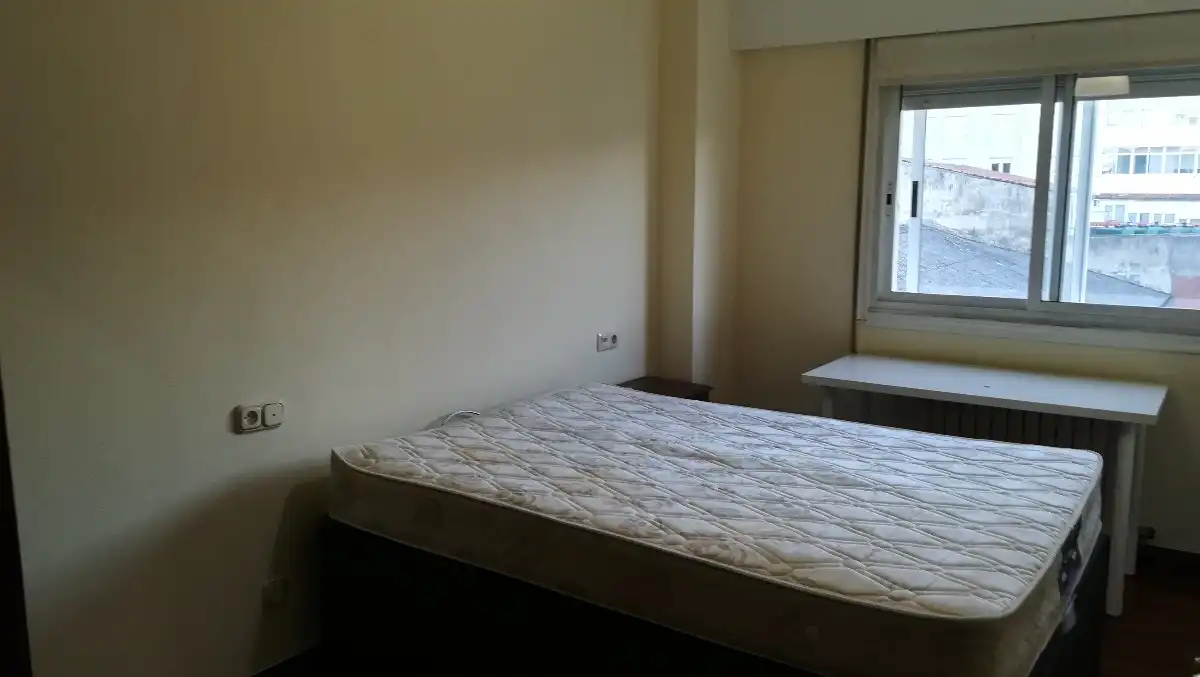 Schlafzimmer von Maisonette zur Miete in Santiago de Compostela  mit Heizung und Möbliert