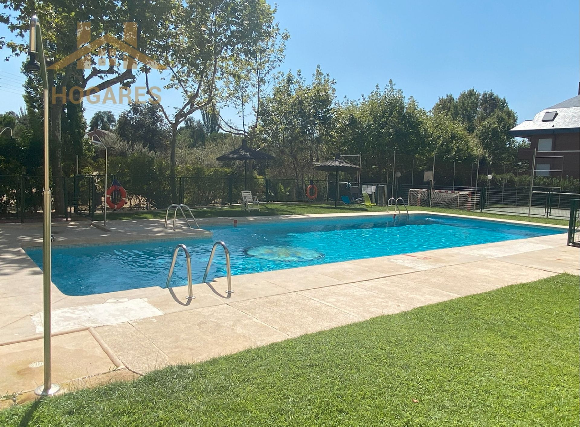 Piscina de Pis en venda en Majadahonda amb Calefacció, Terrassa i Traster