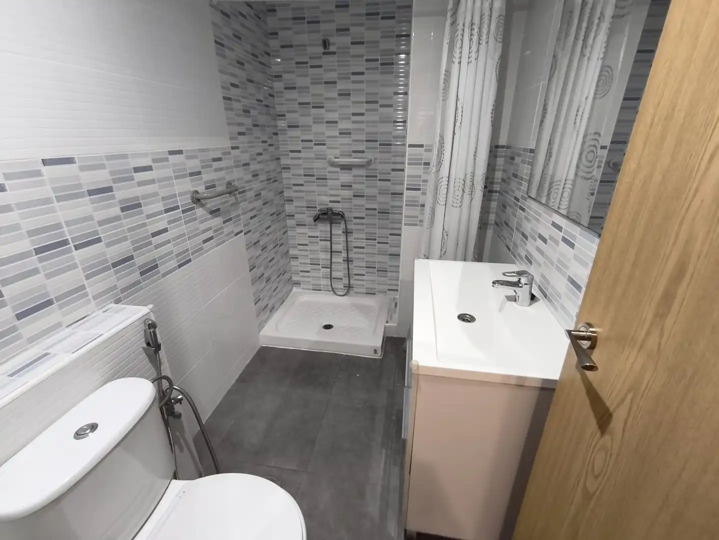 Baño de Planta baja en venta en Granada con Jardín privado, Terraza y Amueblado
