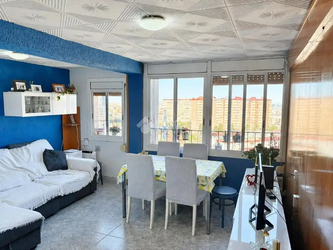 Wohnzimmer von Wohnung zum Verkauf in Cornellà de Llobregat