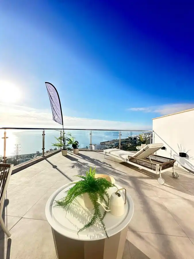 Terrasse von Einfamilien-Reihenhaus zum Verkauf in Almuñécar mit Klimaanlage, Heizung und Parkett