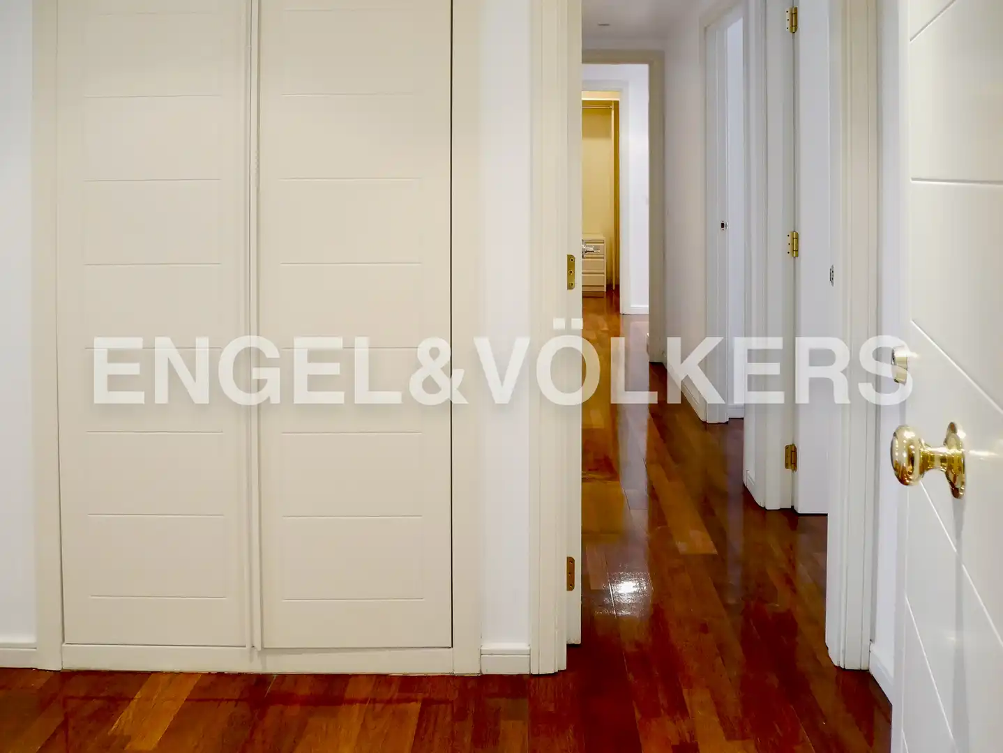 Flat for sale in Madrid  with Air Conditioner, Heating and Swimming Pool