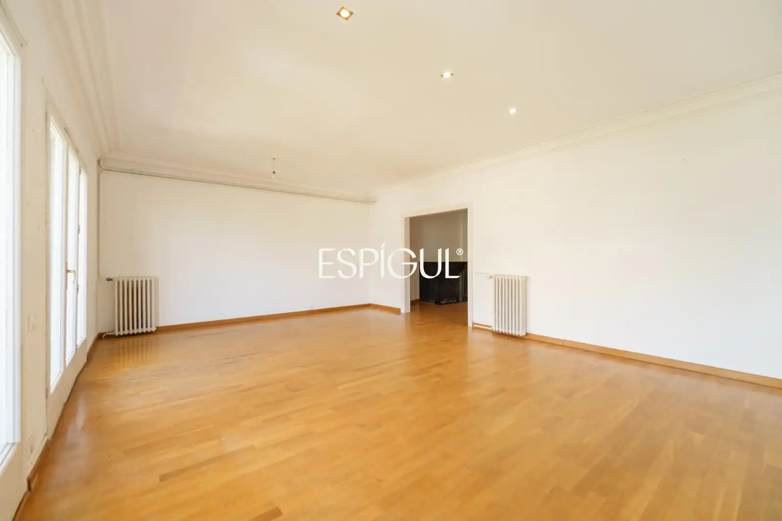 Sala de estar de Piso en venta en Barcelona con Calefacción, Parquet y Terraza