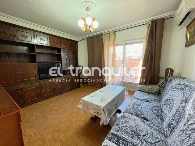 Piso en Alquiler en Avenida Reyes Católicos en Reyes Católicos