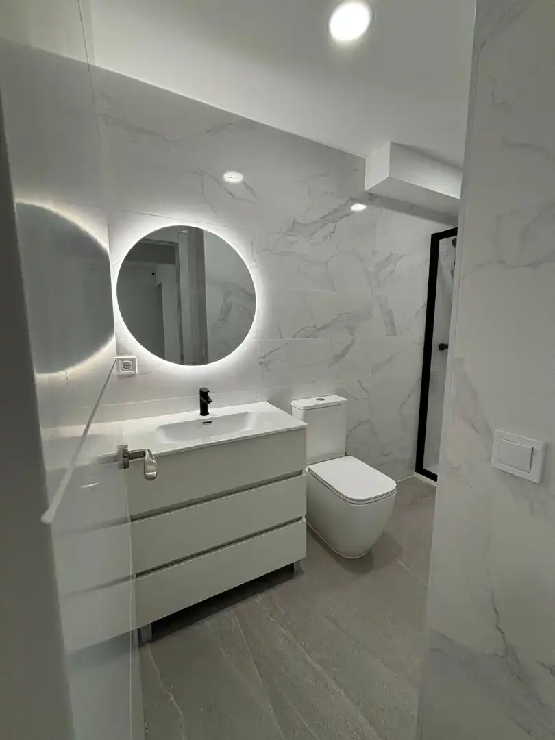 Badezimmer von Wohnung zum Verkauf in Santa Coloma de Gramenet