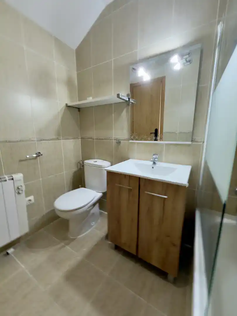 Badezimmer von Maisonette zur Miete in San Martín de Valdeiglesias mit Klimaanlage