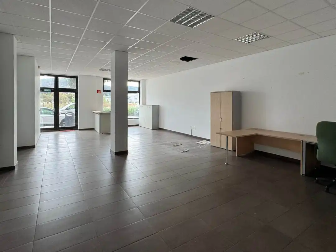 Local comercial de lloguer a Colindres, imagen 4