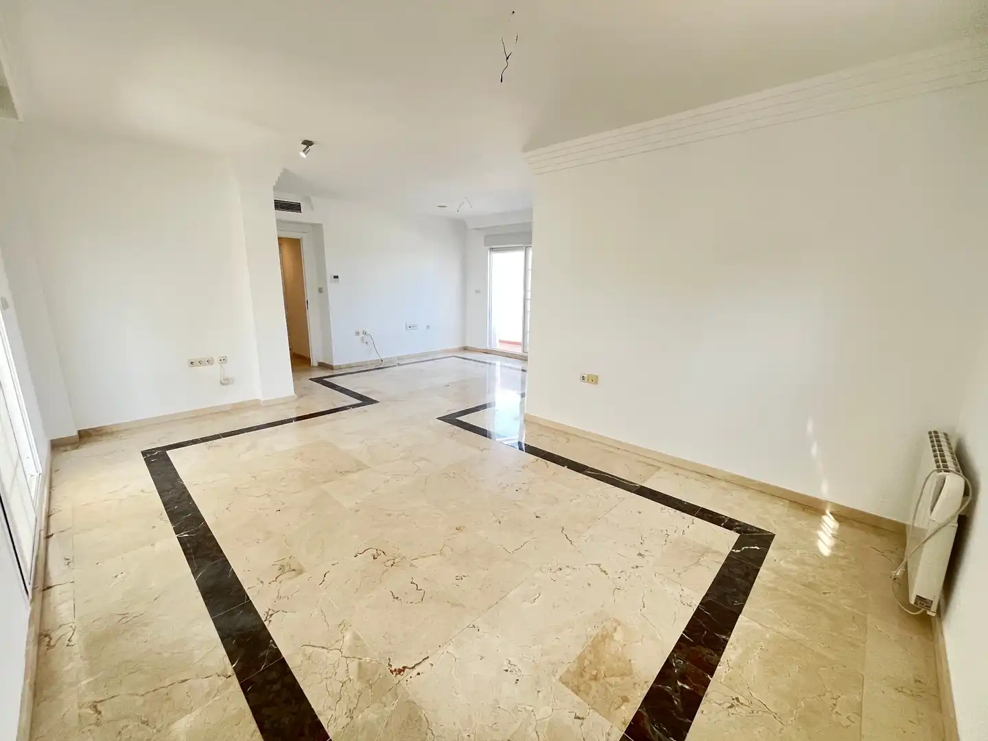 Ático de alquiler en Marbella con Aire acondicionado, Calefacción y Terraza