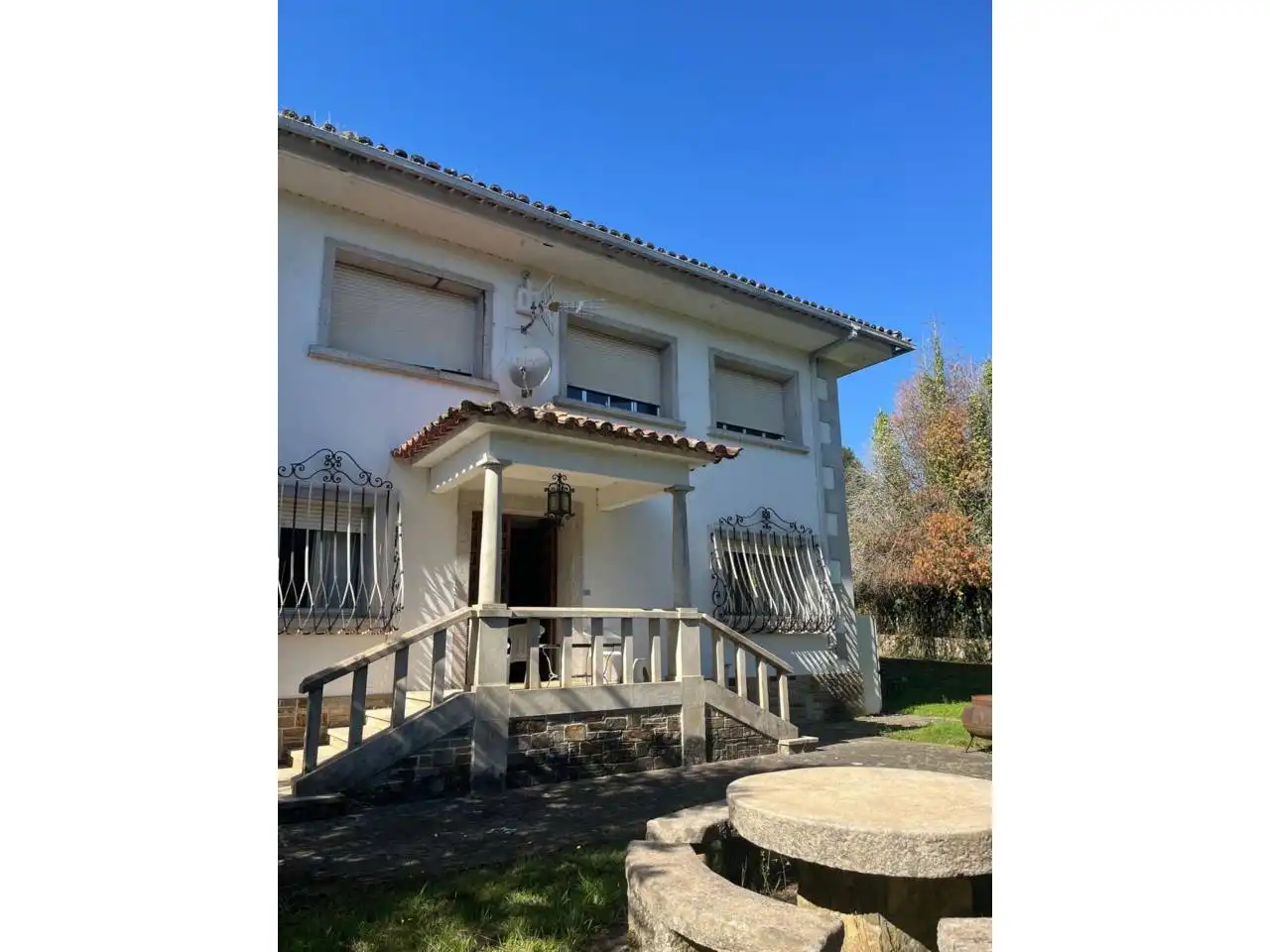 Exterior view of Houses for sale in Santiago de Compostela   with Heating, Private garden and Parquet flooring