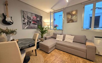 Sala d'estar de Pis en venda en  Madrid Capital amb Calefacció