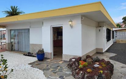 Vista exterior de Casa o xalet en venda en Puerto de la Cruz amb Aire condicionat, Calefacció i Jardí privat
