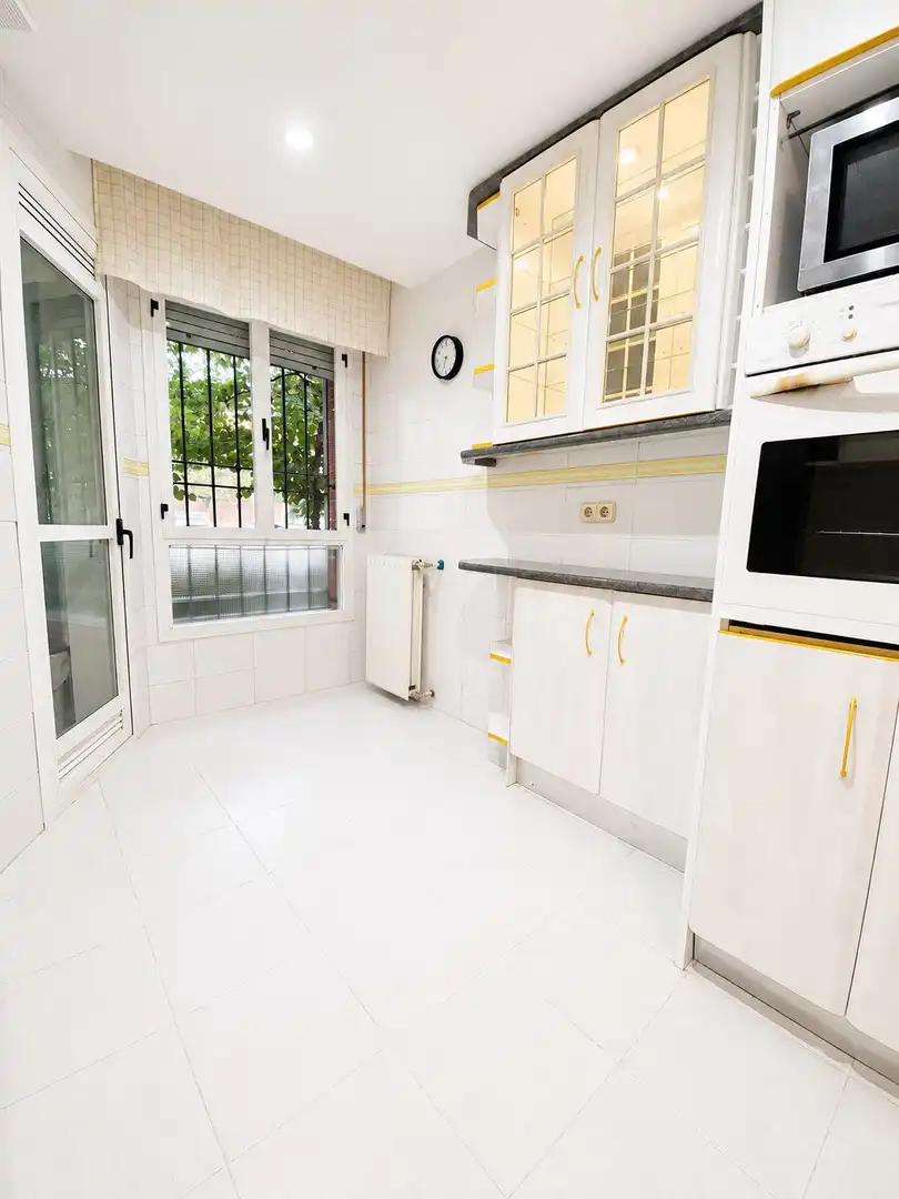 Kitchen of Flat for sale in Torrejón de Ardoz  with Heating and Parquet flooring